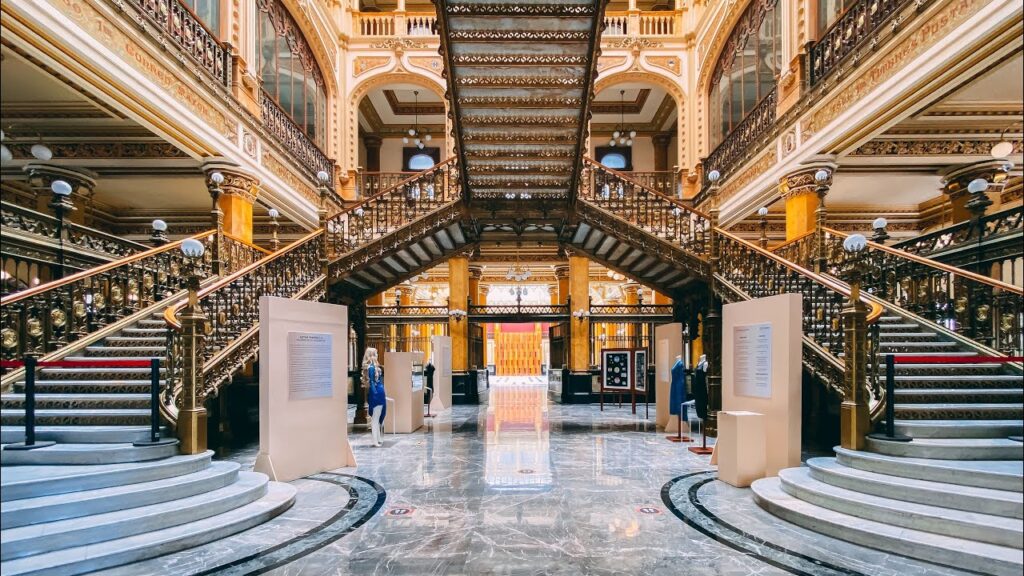 Tour the Postal Palace in Mexico City (Palacio Postal)